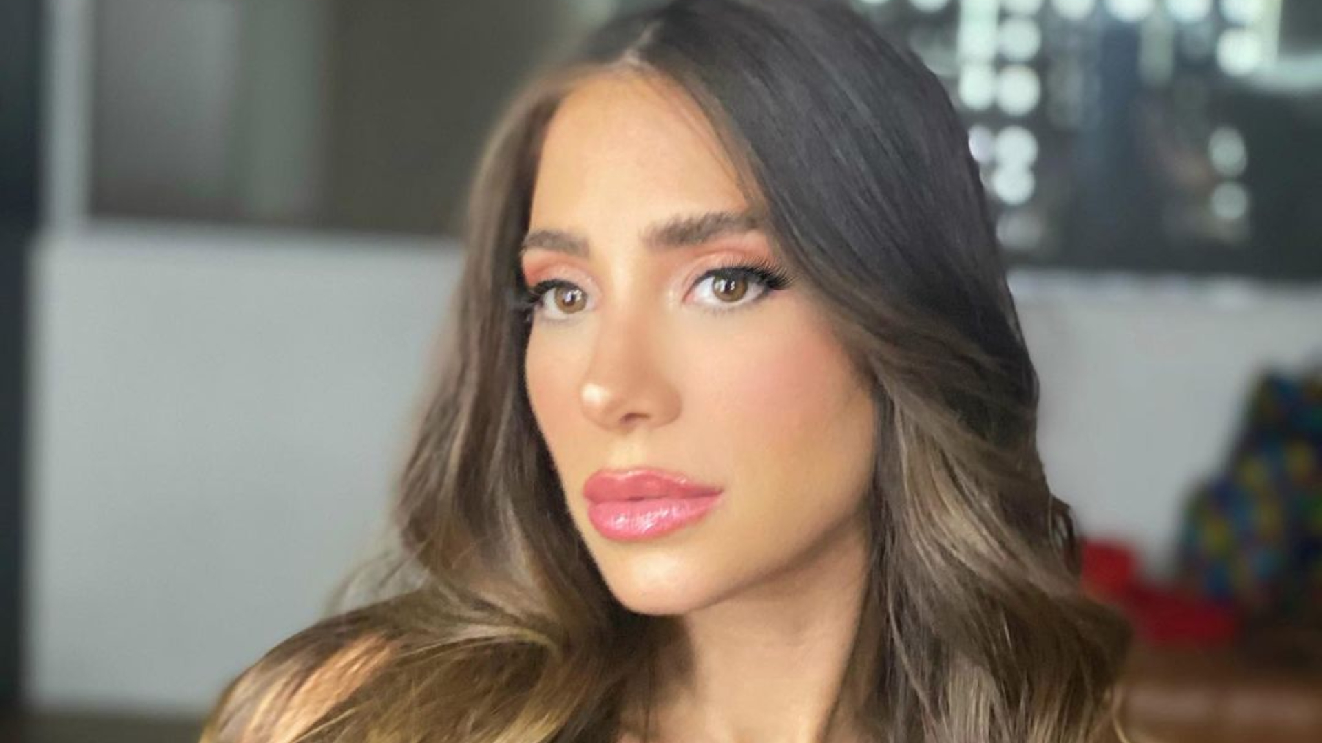 Romana Novais faz relato de parto e revela detalhes do nascimento da filha: “Só pensava que tinha que salvar minha filha”