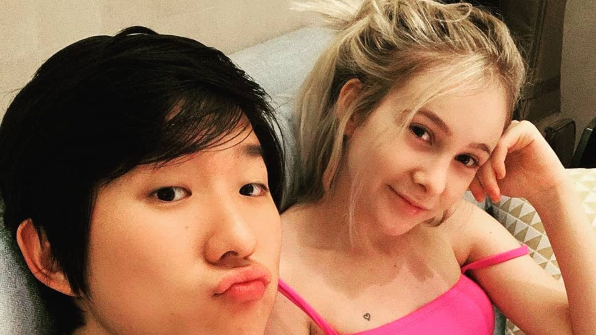 Voltaram? Sammy e Pyong Lee estão juntos em um retiro espiritual