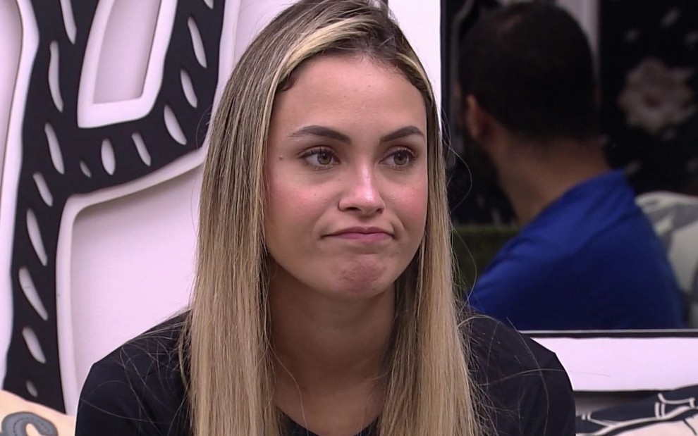 BBB21: Provável eliminada, Sarah comenta cancelamento e agradece pandemia: “Desculpa pra ficar em casa”