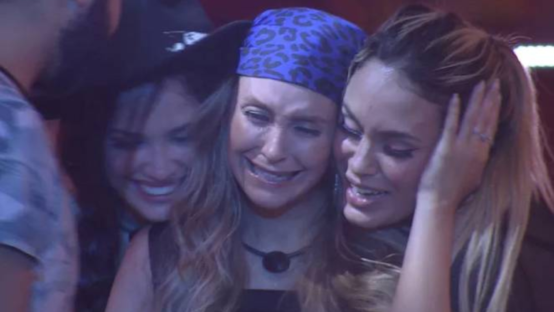 BBB21: Sarah surpreende e pede desculpas para Carla Diaz: “Te admiro”