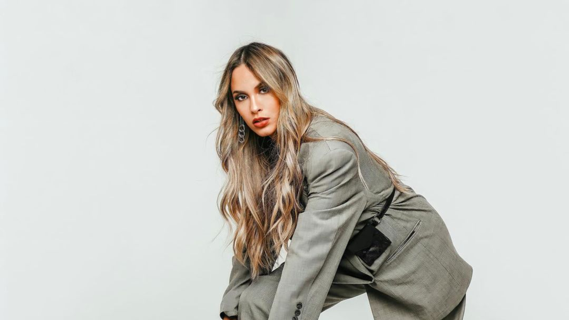 Sarah Andrade desabafa sobre recuperação de suas cirurgias plásticas: “É bem difícil”