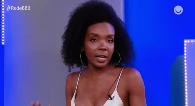 Fora do reality, Thelma faz homenagem aos profissionais da saúde e dispara: “Vai dar tudo certo!”