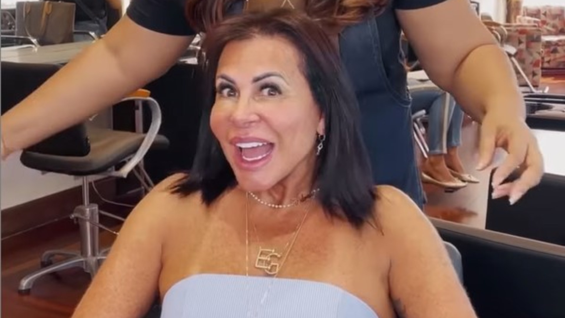 TRANSFORMADA! Gretchen radicaliza seu visual e aposta em cabelo diferente