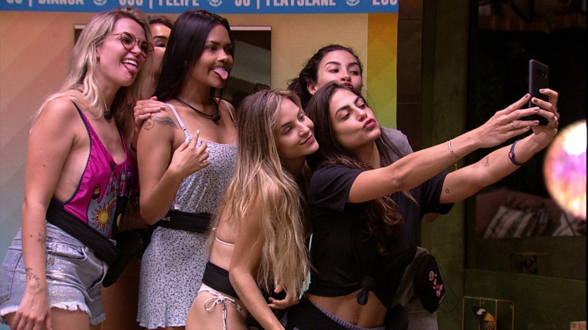 BBB20: Online! Celular está liberado e participantes já estão animados com a novidade