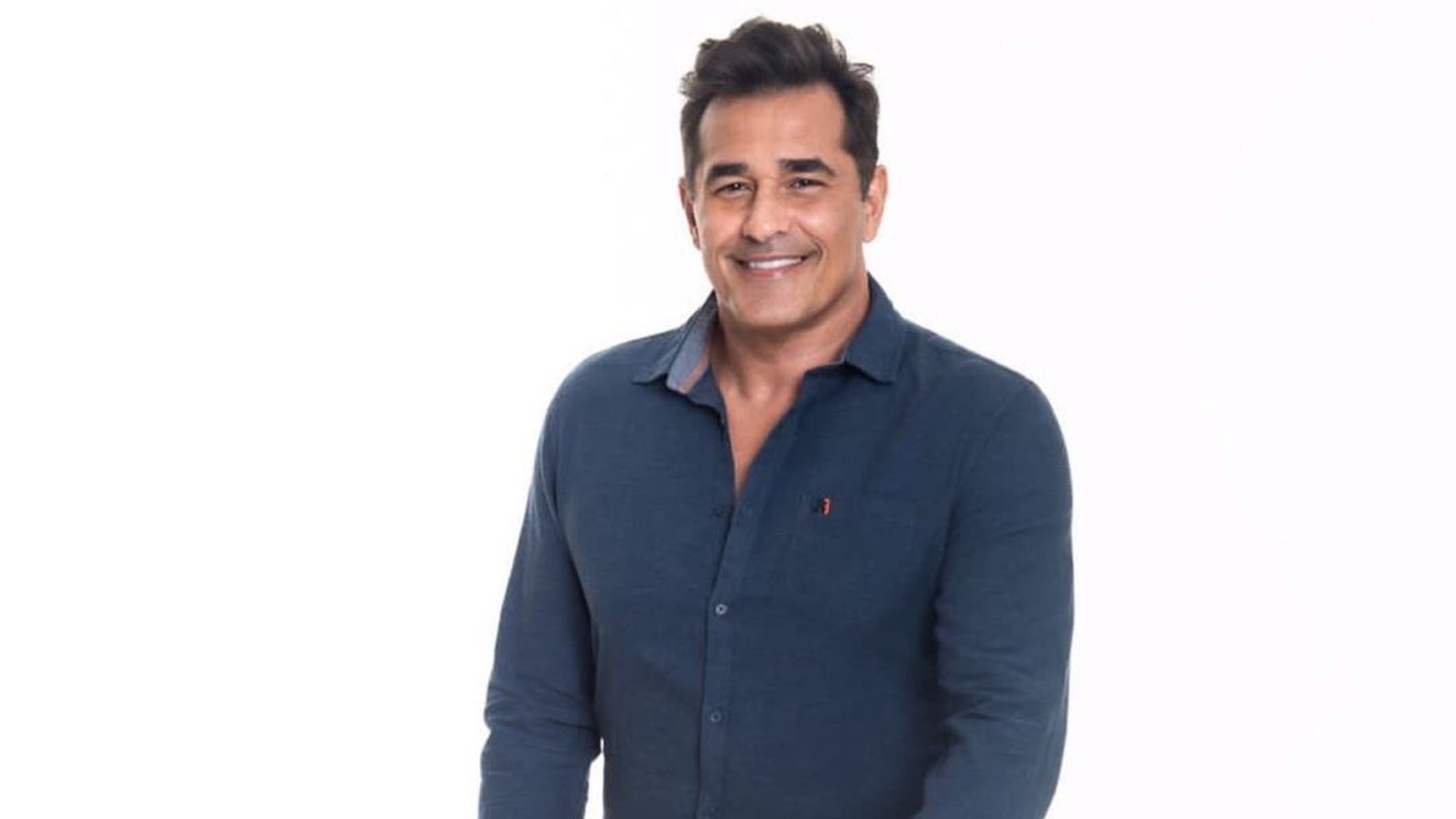 Luciano Szafir desfila com bolsa de estomia na SPFW