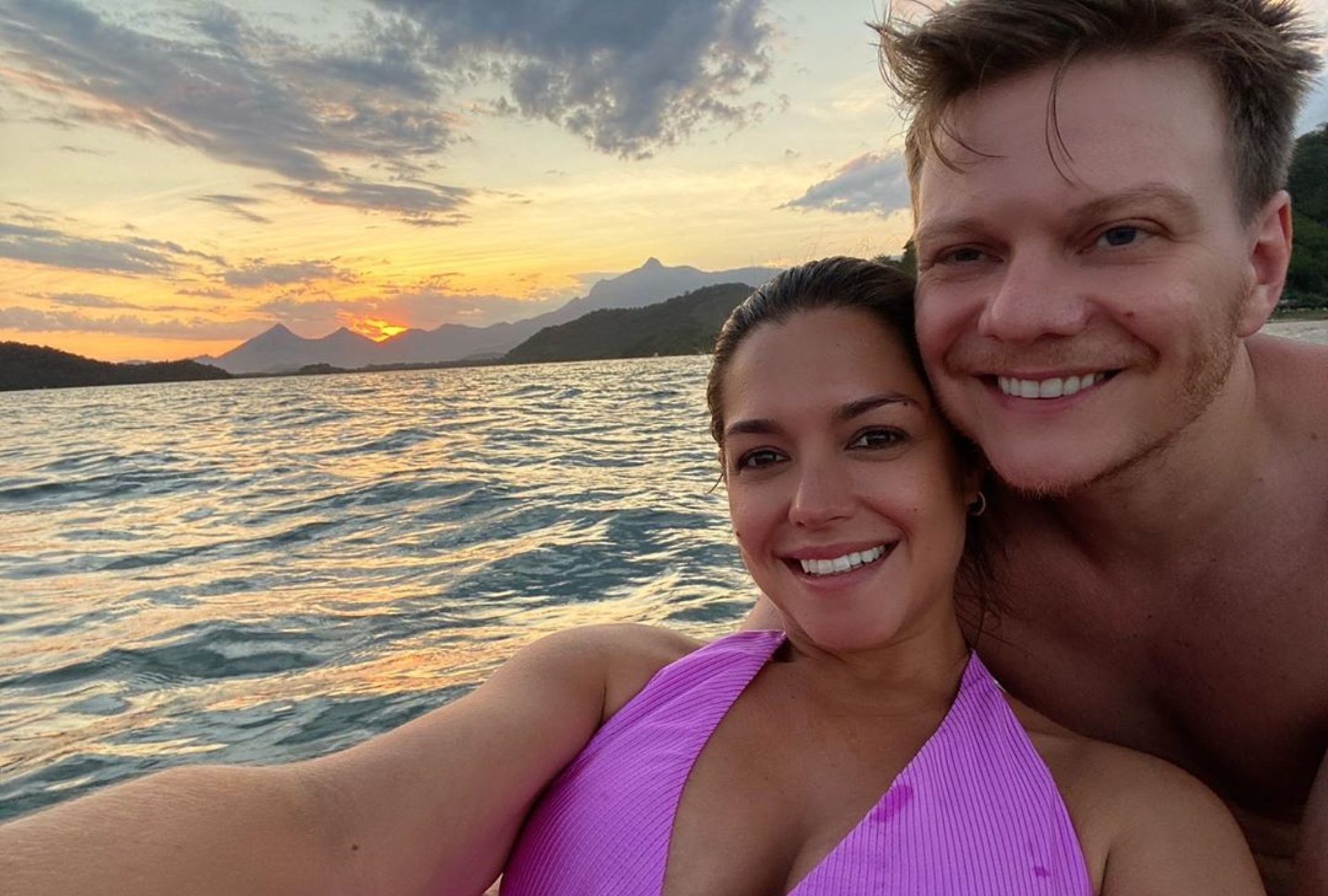Noite de descanso e amor! Thais Fersoza compartilha registro e recebe comentário de Michel Teló