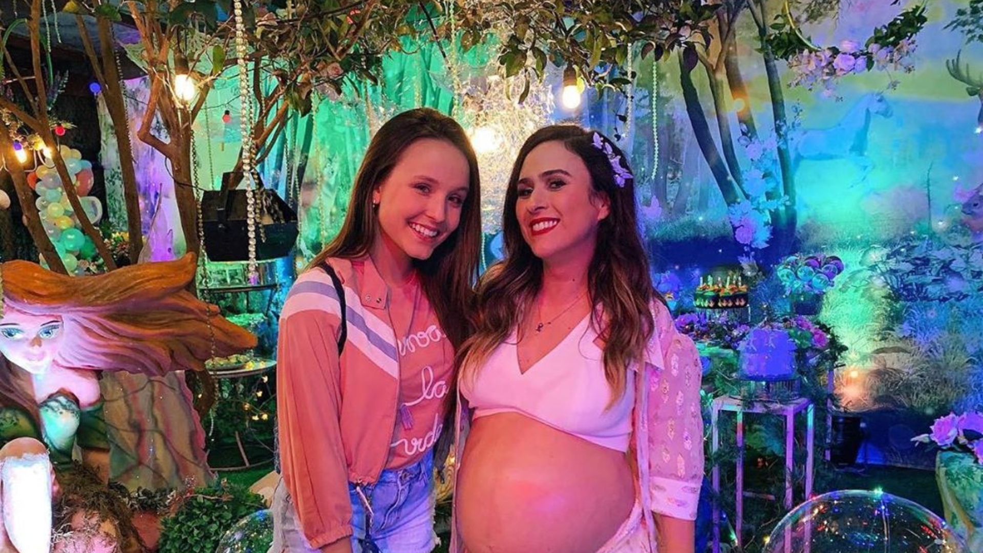 No Rio de Janeiro, Larissa Manoela recebe intimação de Tata Werneck
