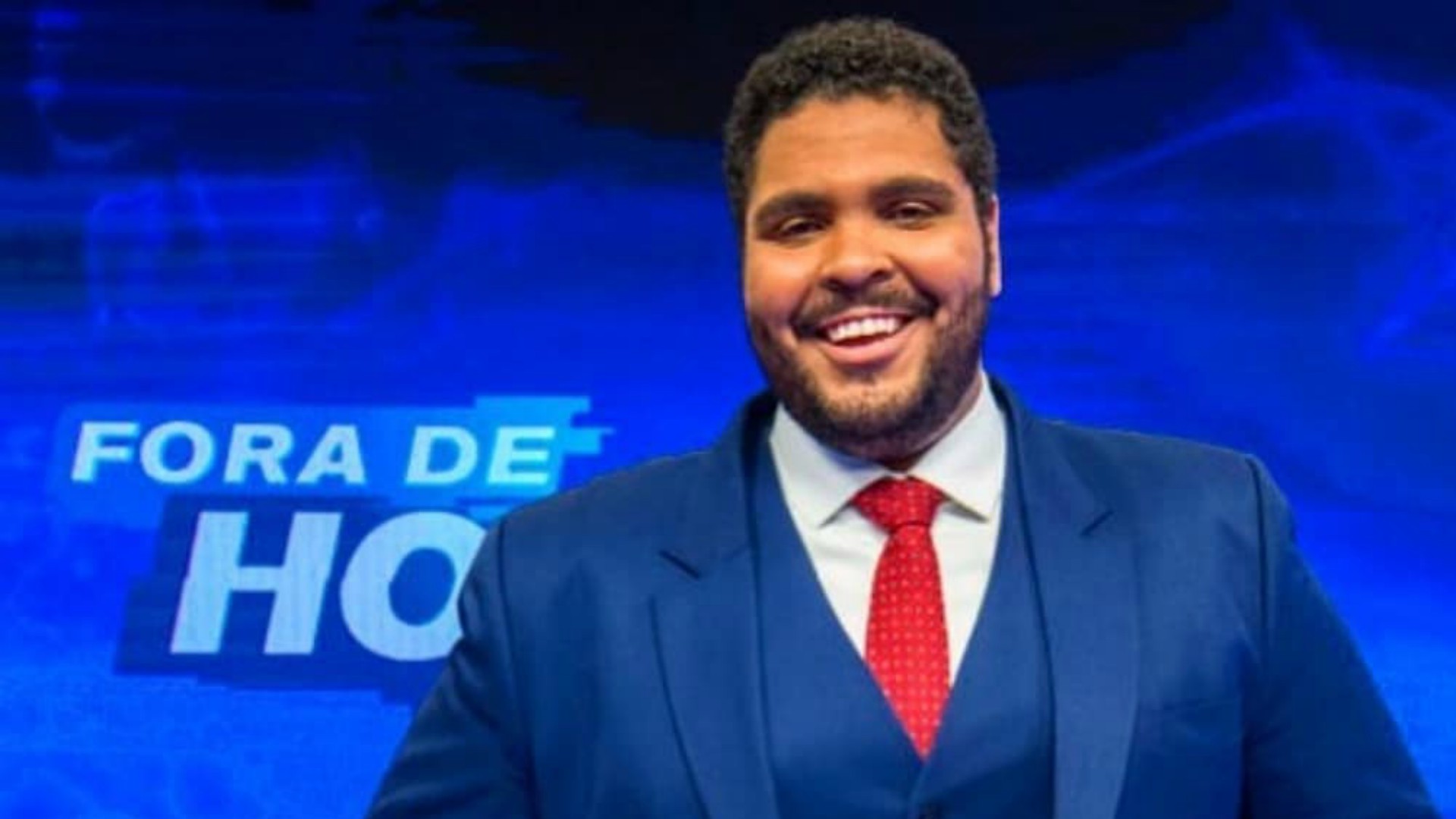 Humorista Paulo Vieira é diagnosticado com grave doença e é internado no Rio de Janeiro