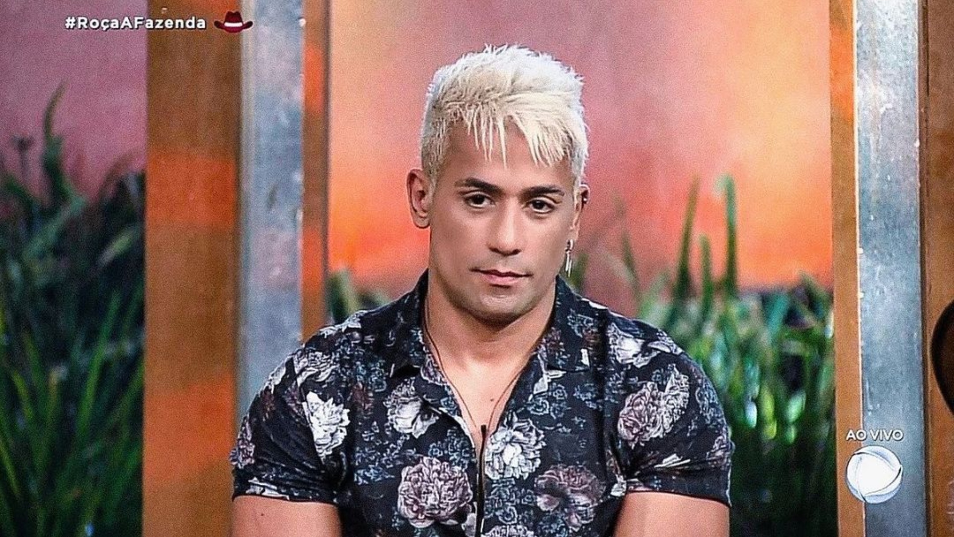 A Fazenda 13: Equipe de Tiago se pronuncia após vídeo polêmico dele tocando sua região íntima na piscina