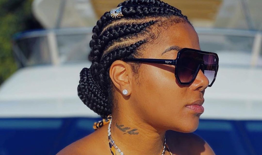 Ludmilla surge de cabelo rosa ao renovar bronze no Rio de Janeiro: “Ativando a melanina”