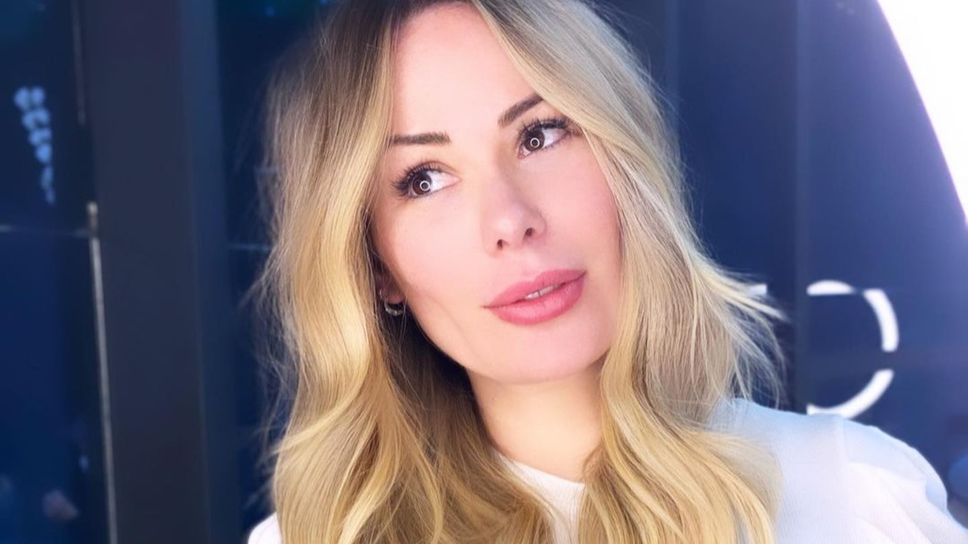 Influencer diz que foi acusada de vegansexual: “Disse que beijar alguém que acabou de comer um pedaço de animal seria nojento”