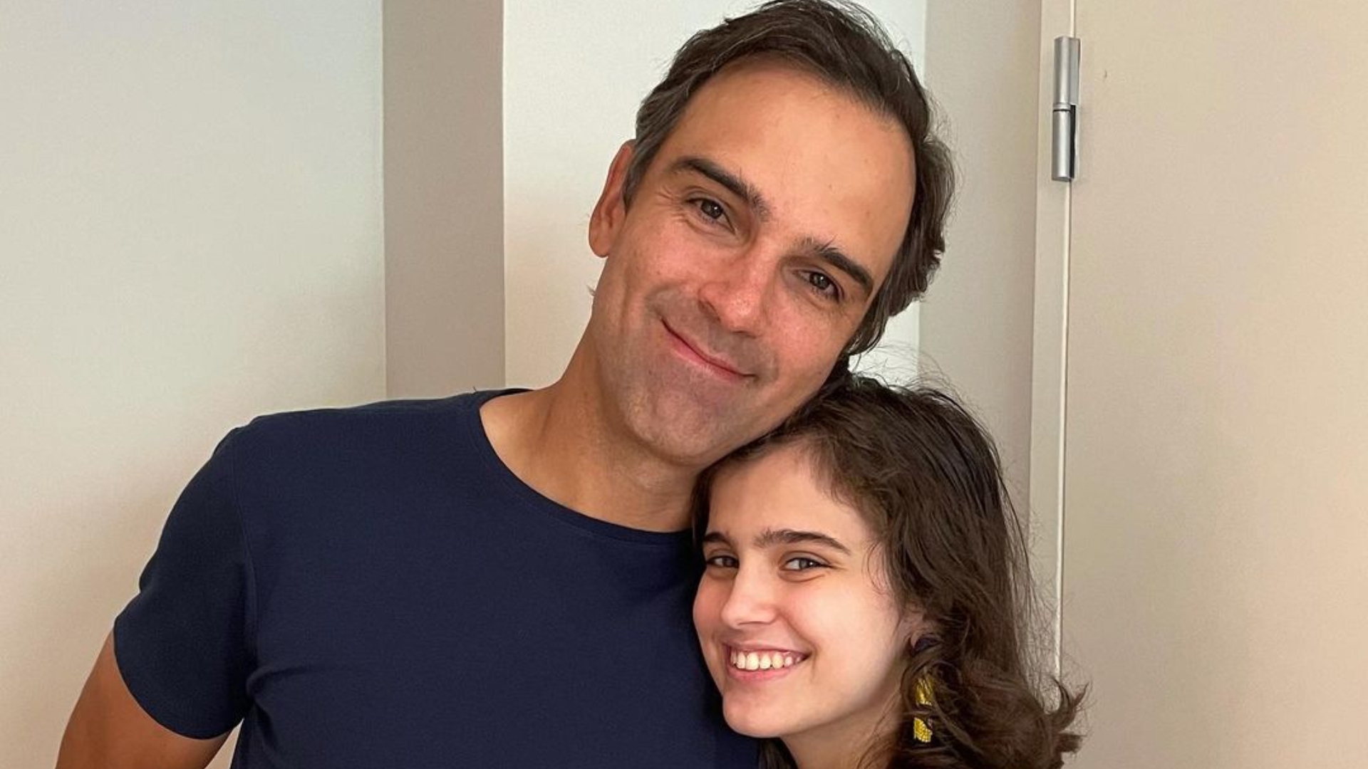 Filha de Tadeu Schmidt revela se identificar com uma pessoa queer
