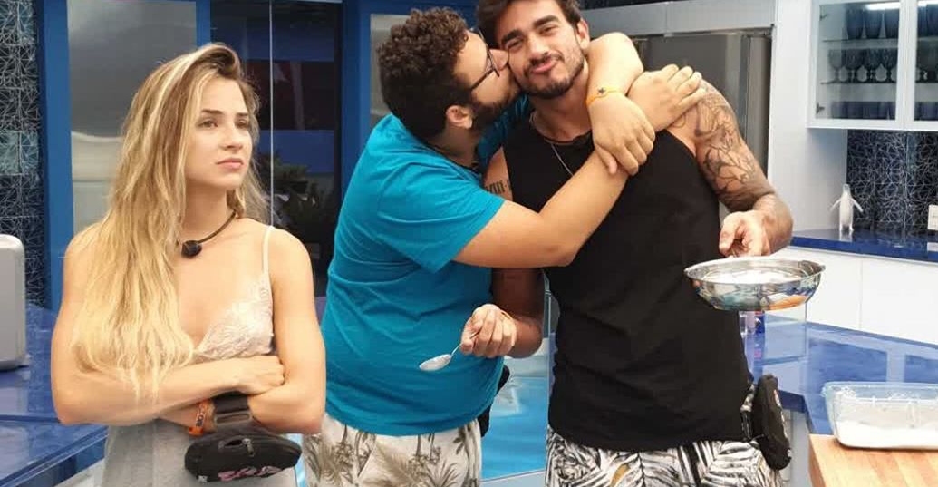 Pai de Victor Hugo fala pela primeira vez sobre paixão do filho por Gulherme Napolitano