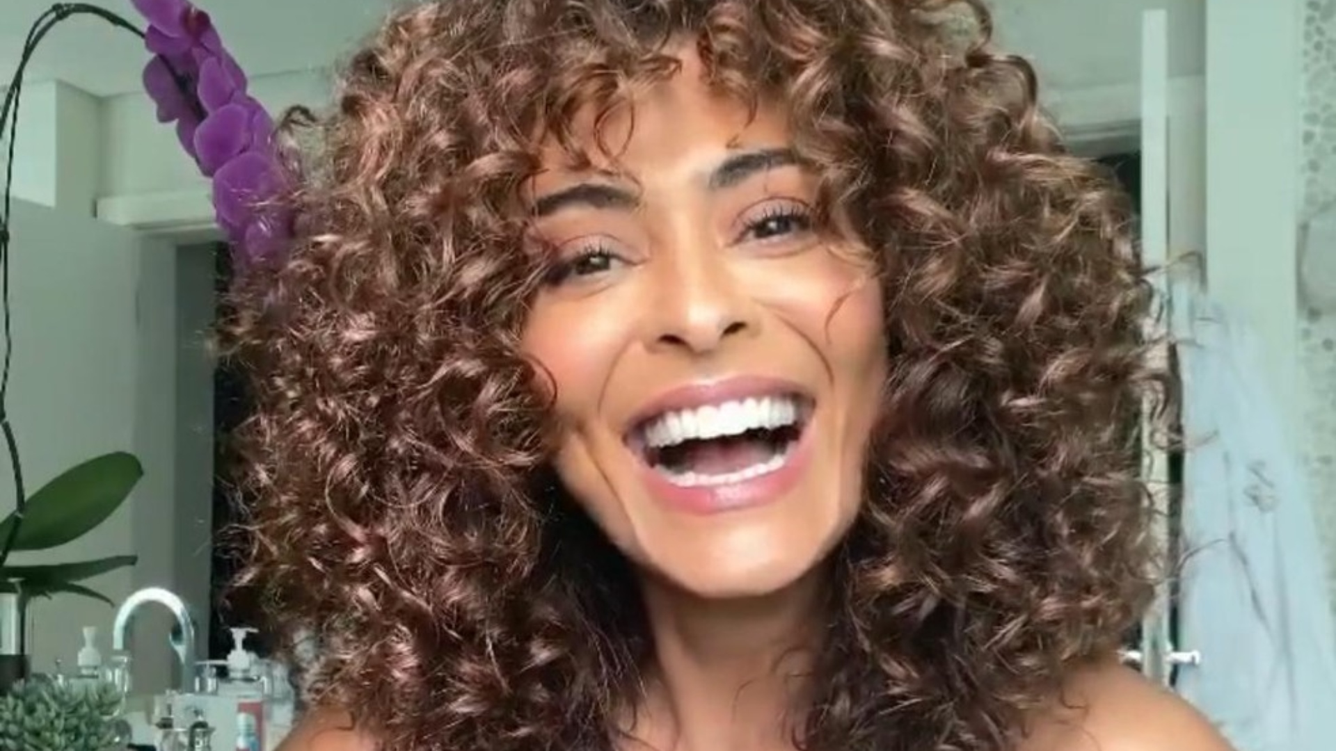 De biquíni, Juliana Paes relembra clique antigo e exibe corpo escultural: “Meu canto favorito”