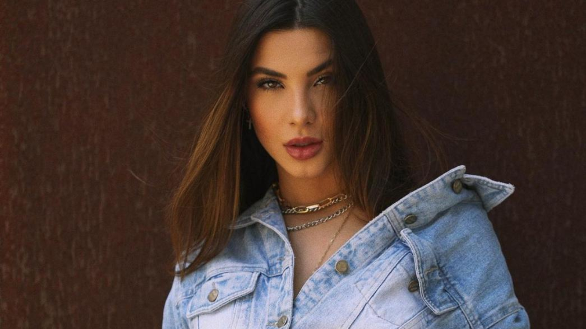 Gabriela Versiani confessa já ter sido vítima de assédio virtual: “Palavras esdrúxulas, nudes explícitos e vídeos de homens pelados”