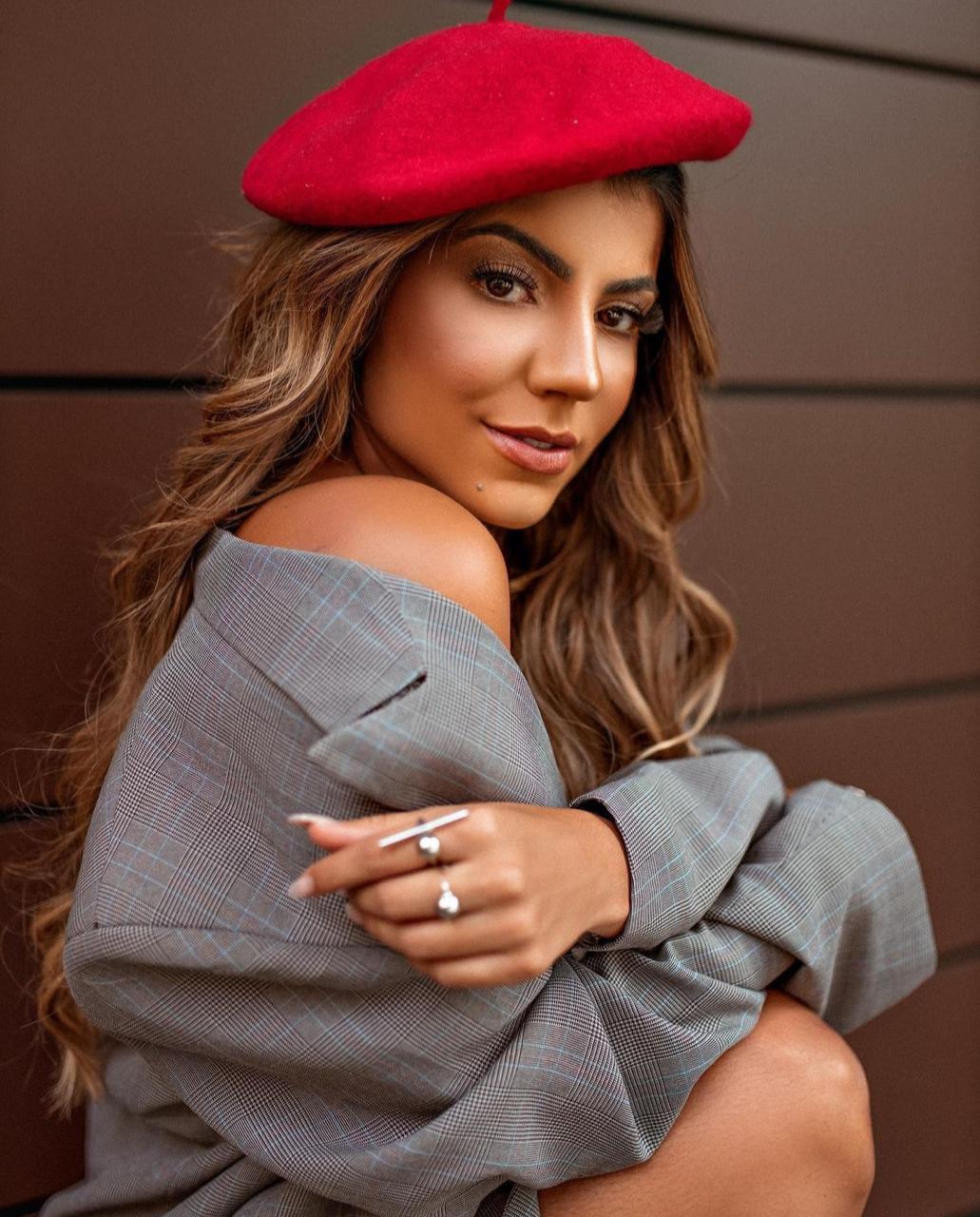 Hariany Almeida dá dicas de moda