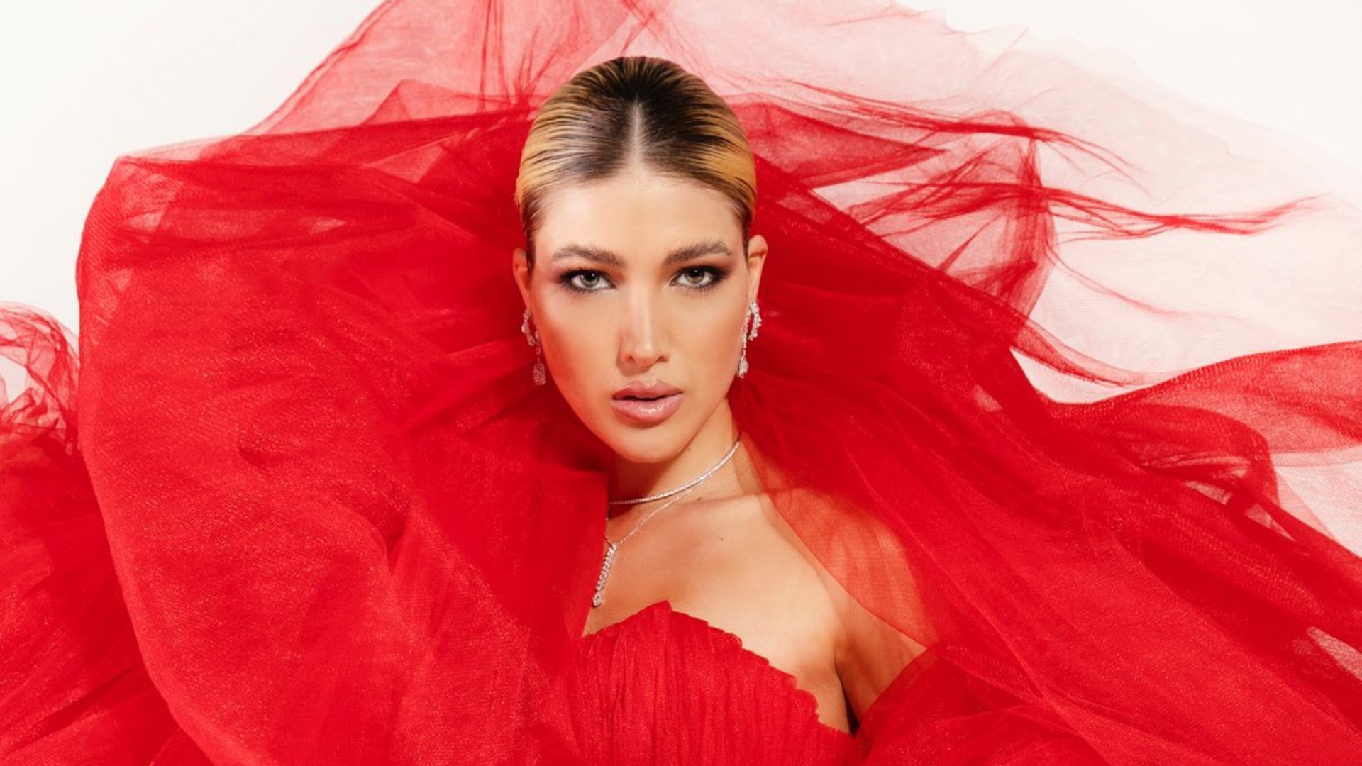 Carol Valença retorna aos concursos e é coroada Miss Sergipe