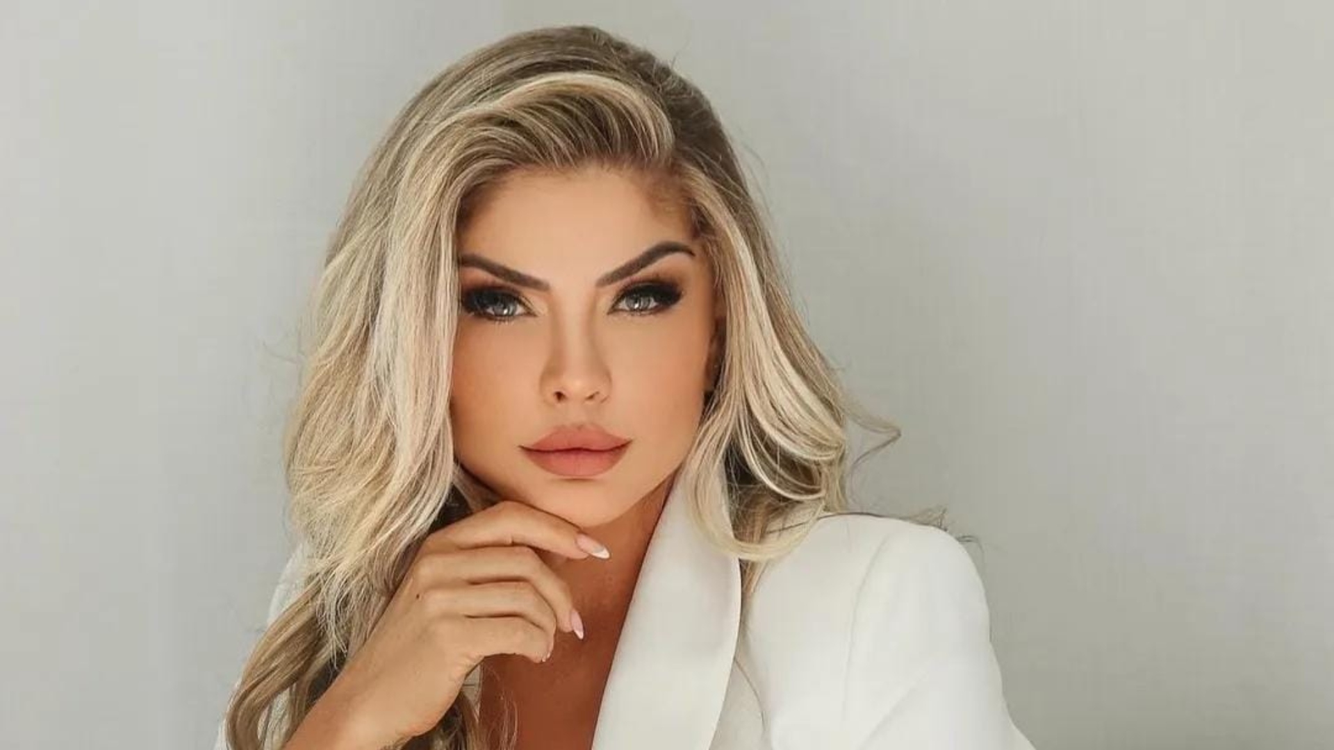 Ícone do mercado sensual, Viviane Bordin conta como sobreviveu em uma profissão dominada por homens