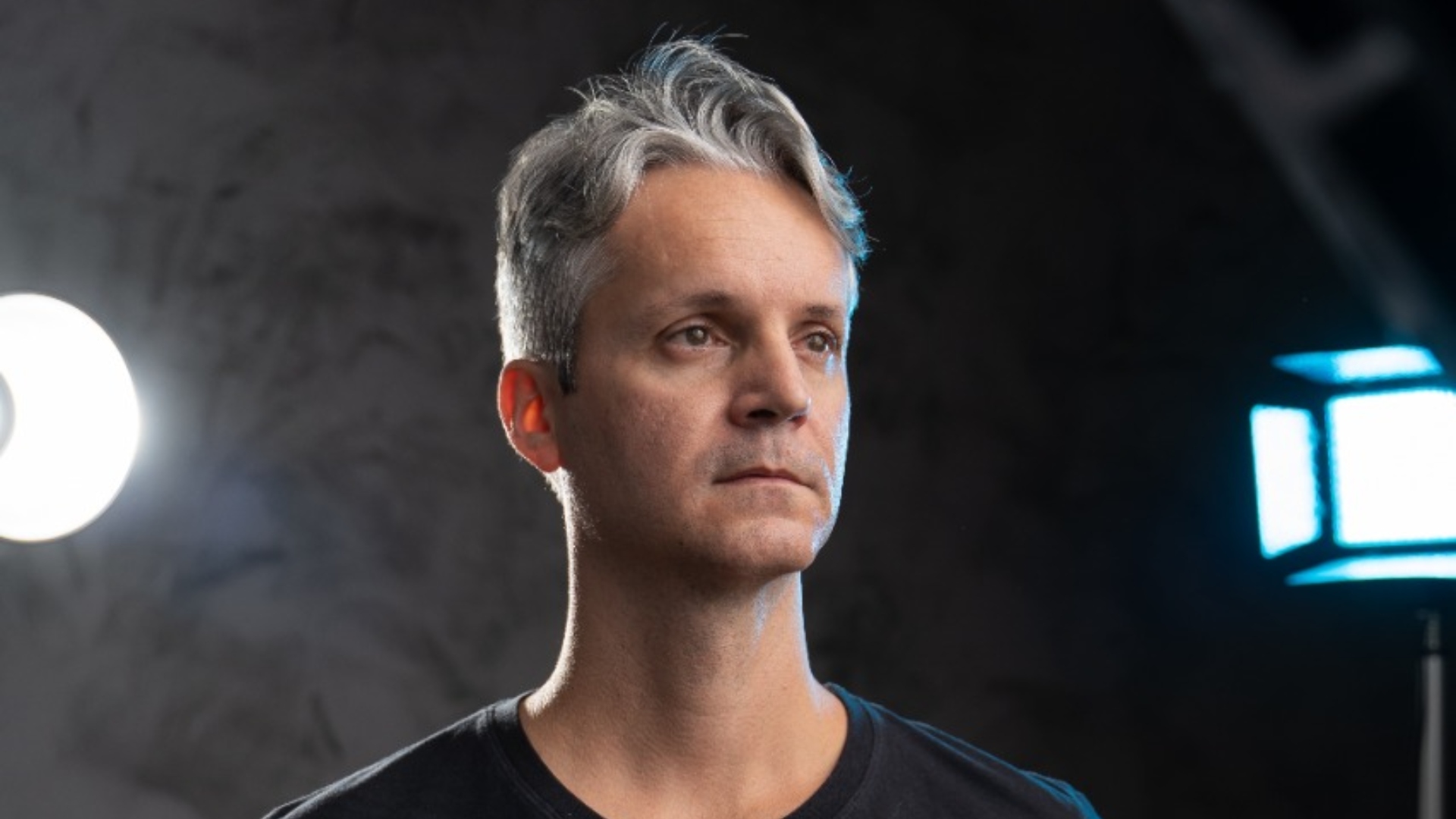 Mais Forte Que A Ansiedade: Psicólogo Rui Búrigo lança livro com relato pessoal sobre conviver com a condição