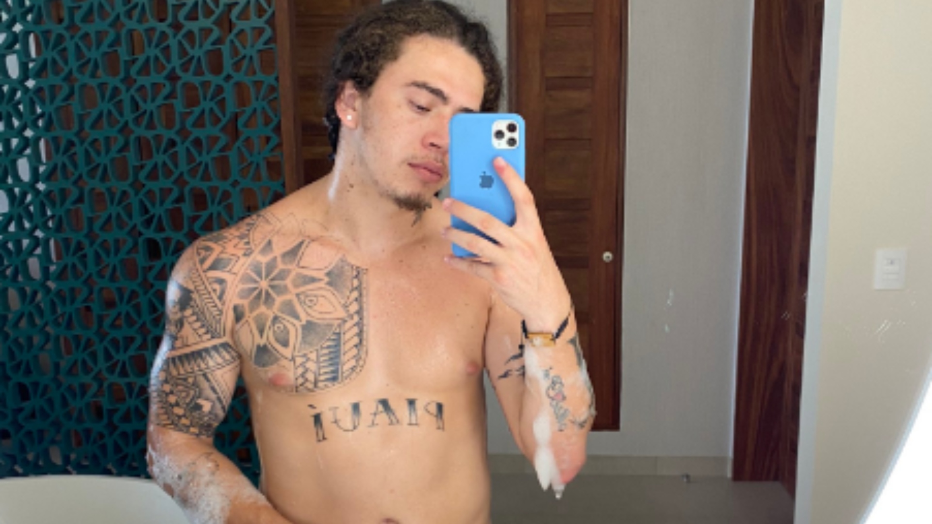 Whindersson Nunes preocupa fãs após posts misteriosos: ”Não tá sendo fácil”