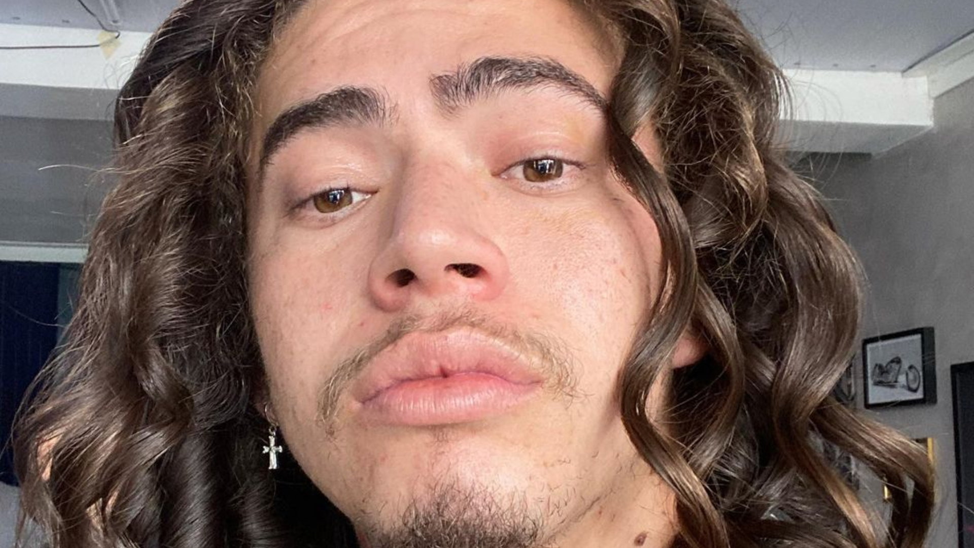 Whindersson Nunes desabafa sobre saudades do filho: “Dói demais”