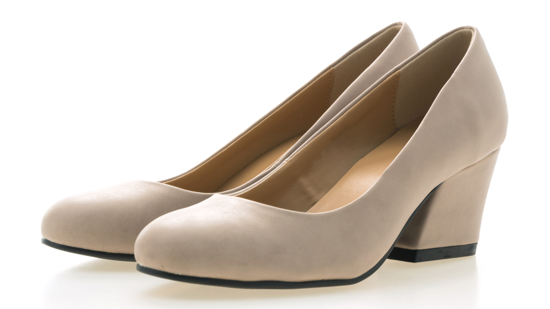 Para todos os tipos de corpos: Empresário investe em modelos de sapatos plus size